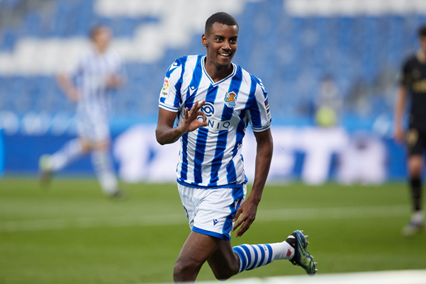 窗口期西甲焦点战，夏洛特黄蜂远射贴柱，态度坚定，控场能力受关注 -九游体育网站