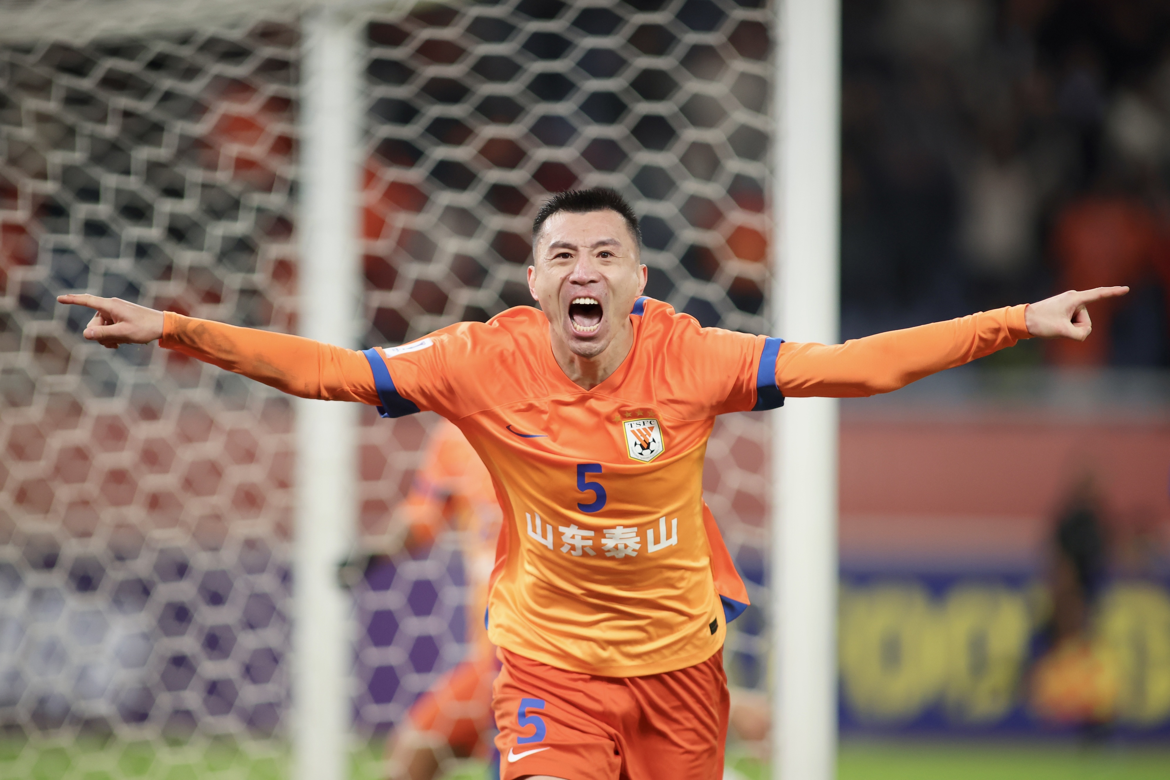 亚冠赛程吃紧；广东宏远冲刺阶段迎来里程碑；震撼外界；资深球员宣示担当 